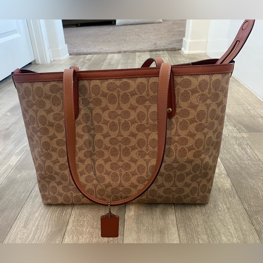 Coach Signature Canvas Large Tote Purse